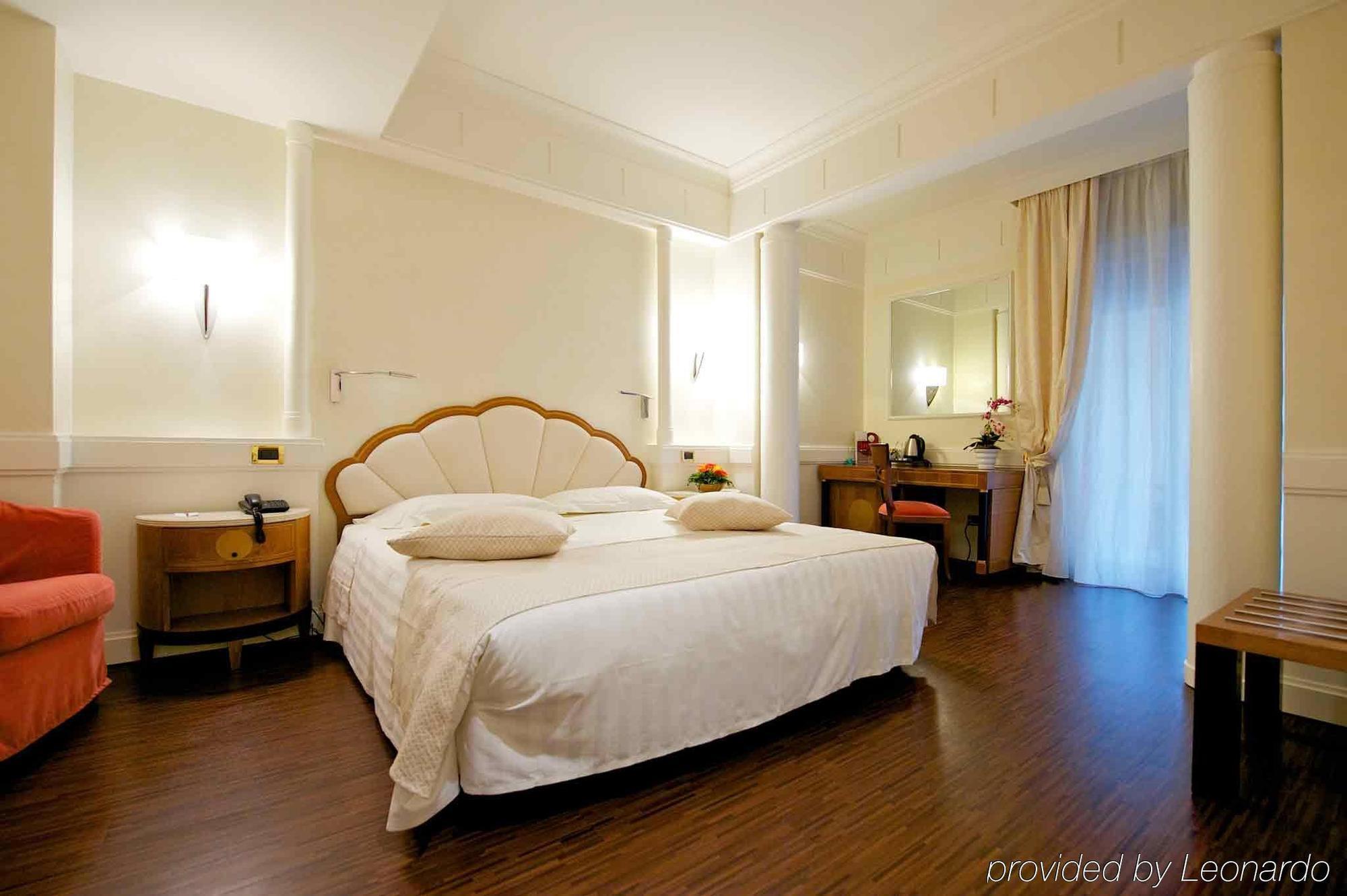 Mercure Parma Stendhal Hotel Room photo